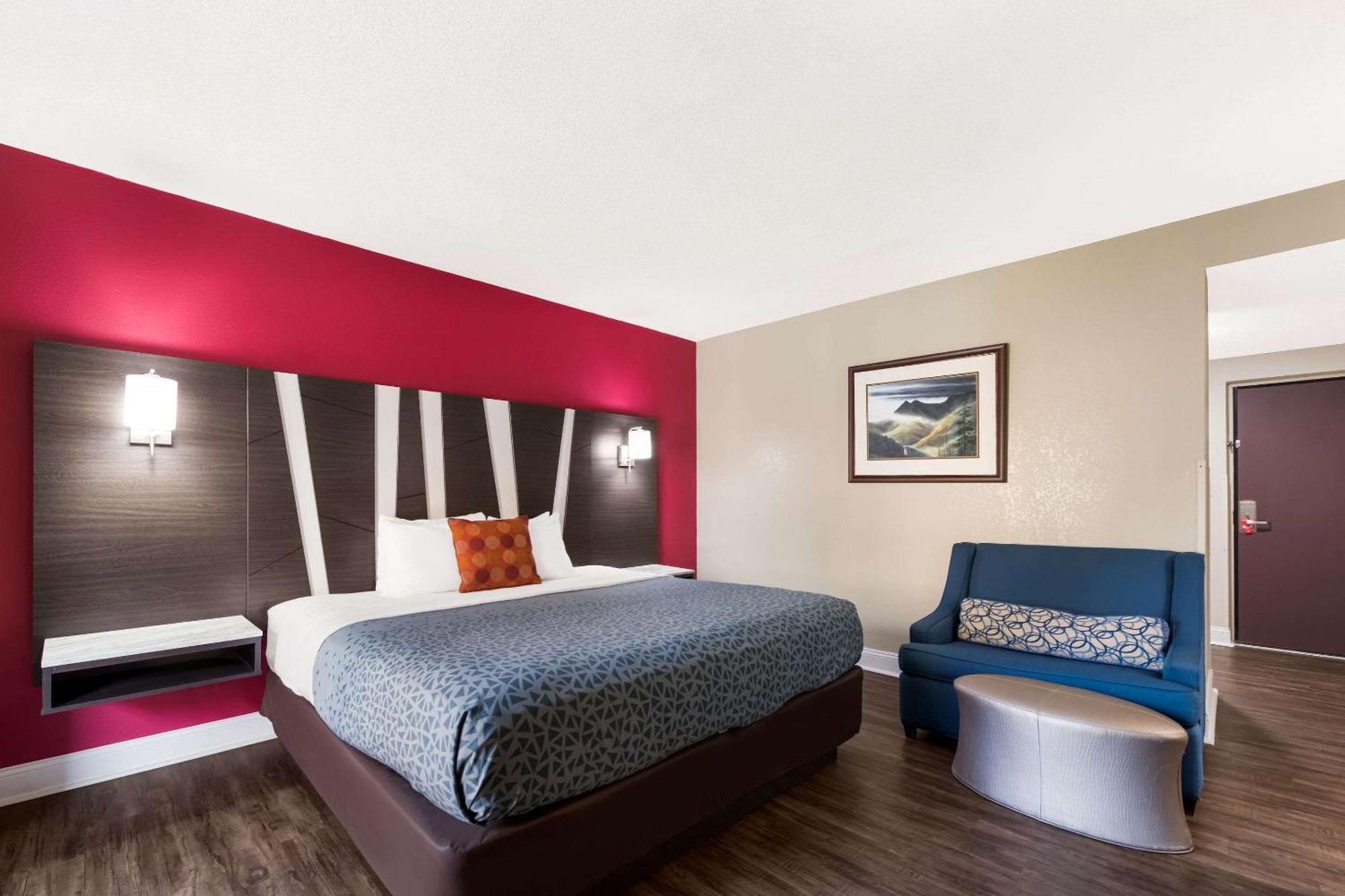 גטלינבורג Econo Lodge Inn & Suites On The River מראה חיצוני תמונה